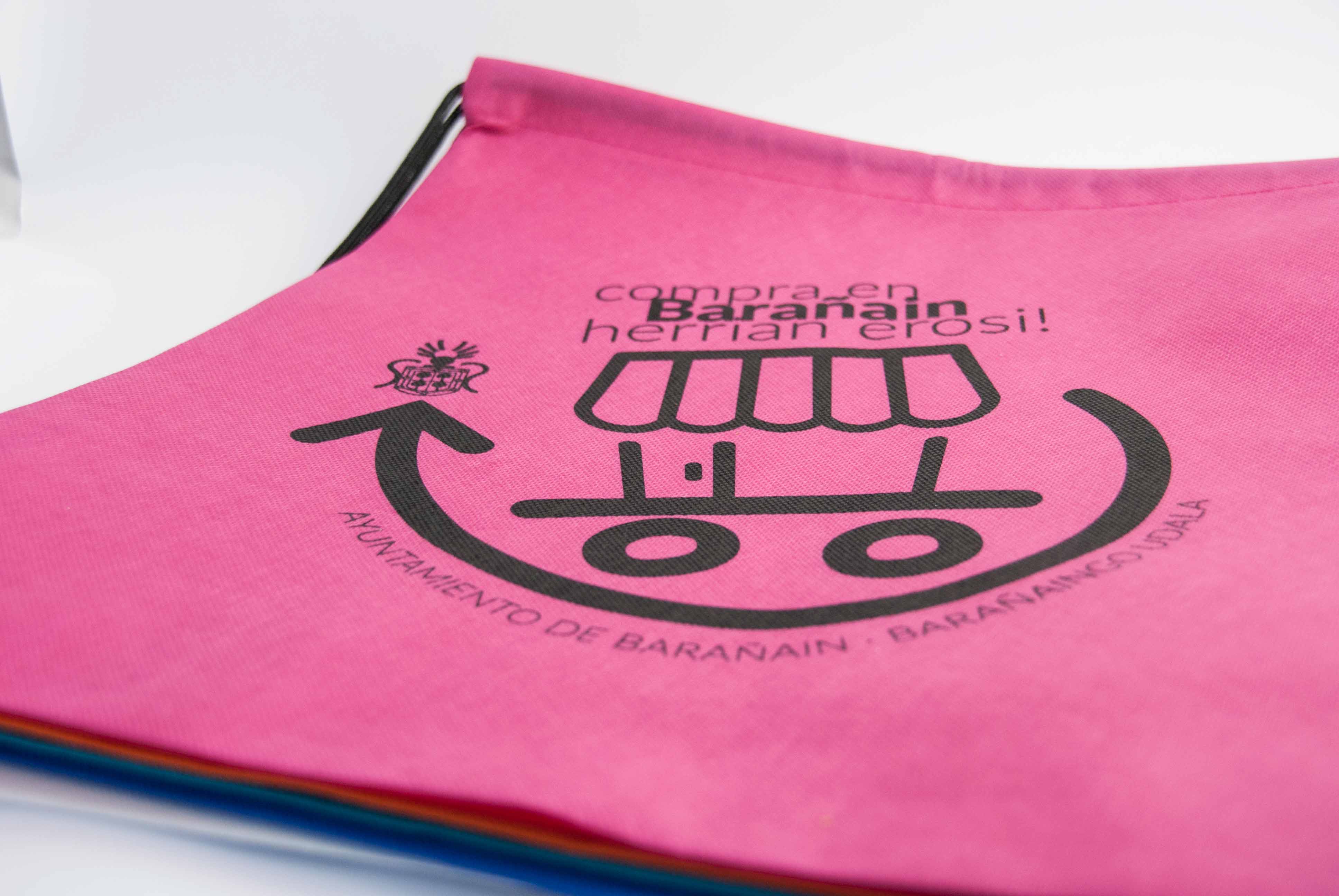 Bolsas con logotipo de la campaña del pequeño comercio