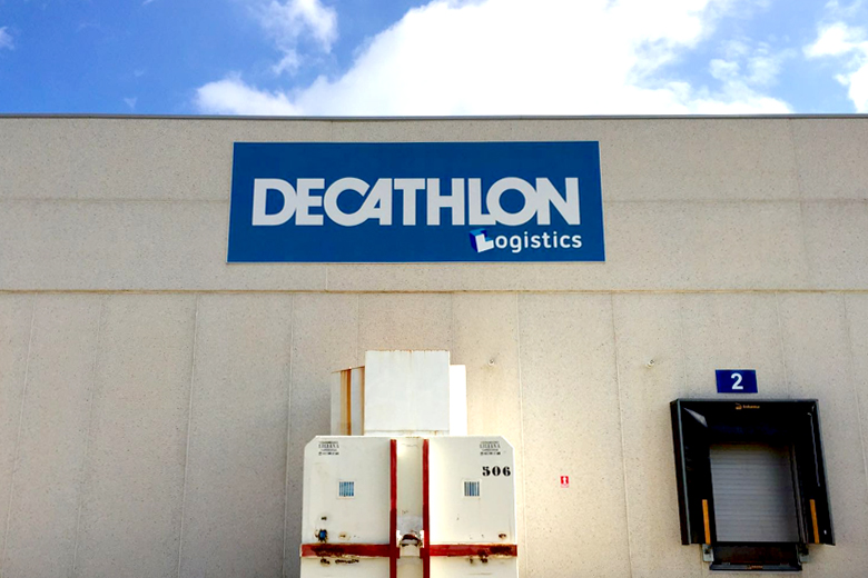 Diseño y colocación paneles en Decathlon Pamplona Diseño y colocación paneles en Decathlon Pamplona