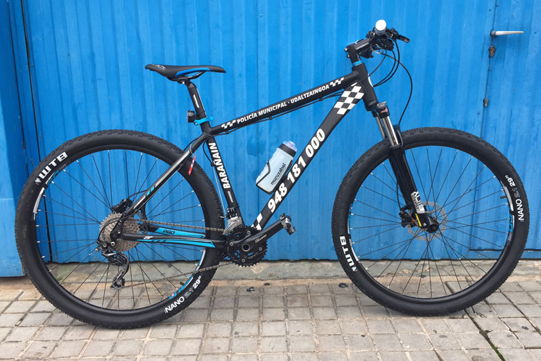 Rotulación bicicleta Policía Municipal de Barañain Rotulación bicicleta Policía Municipal de Barañain