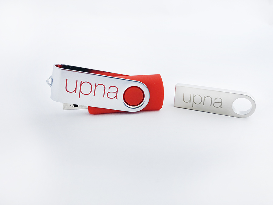 USB 16 GB aluminio y plástico, personalizado con tampografía UPNA productos merchandising · USB